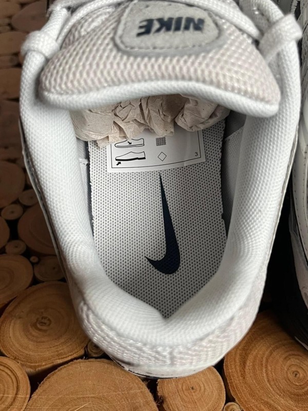 Nike P-6000 grise blanche et noire 2