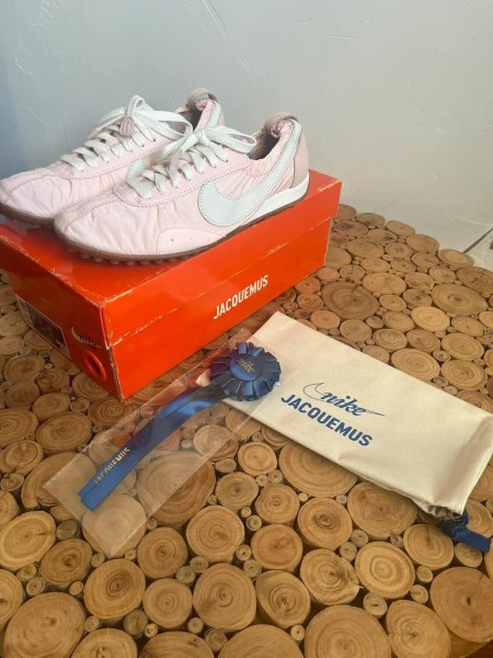 Nike moon shoe Jacquemus rose taille 40