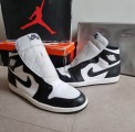 Jordan 1 "Black & White" 2014