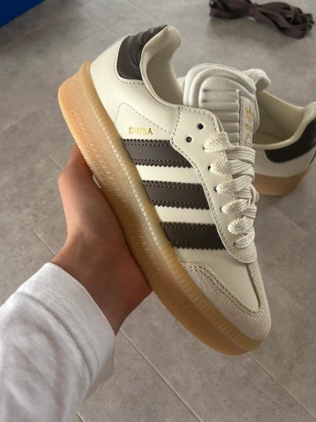 Samba off white earstrata chocolate brown