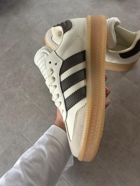Samba off white earstrata chocolate brown