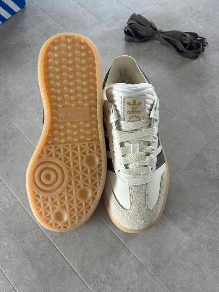 Samba off white earstrata chocolate brown