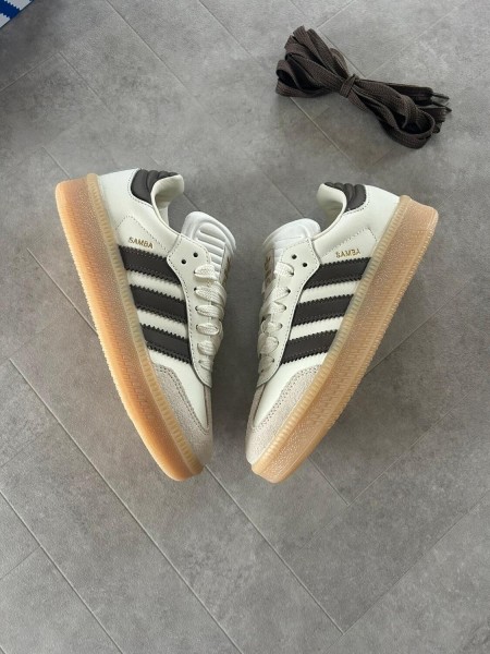Samba off white earstrata chocolate brown