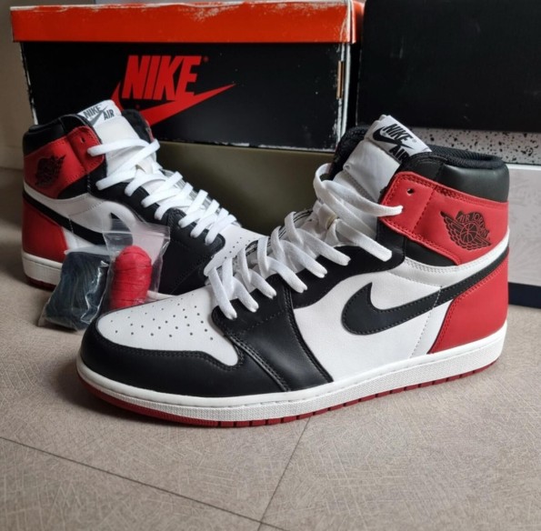 Jordan 1 "Black Toe" 2016