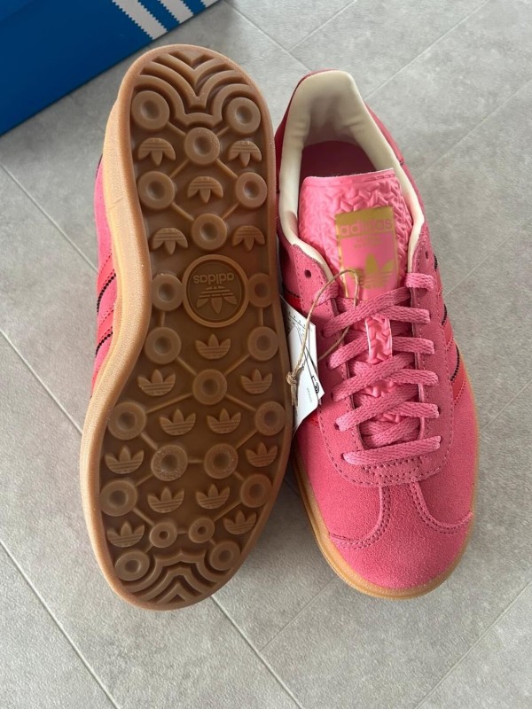 Gazelle bold pink red scarlet 2