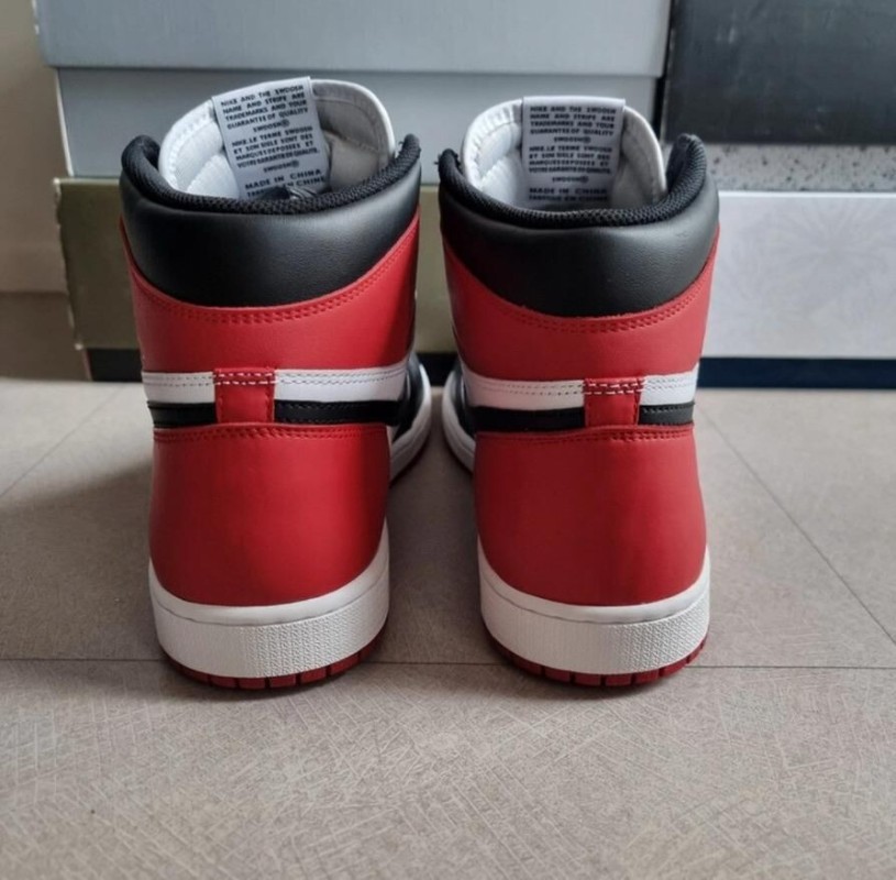 Jordan 1 "Black Toe" 2016 2