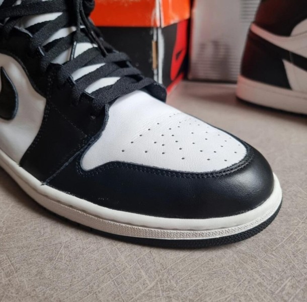 Jordan 1 "Black & White" 2014