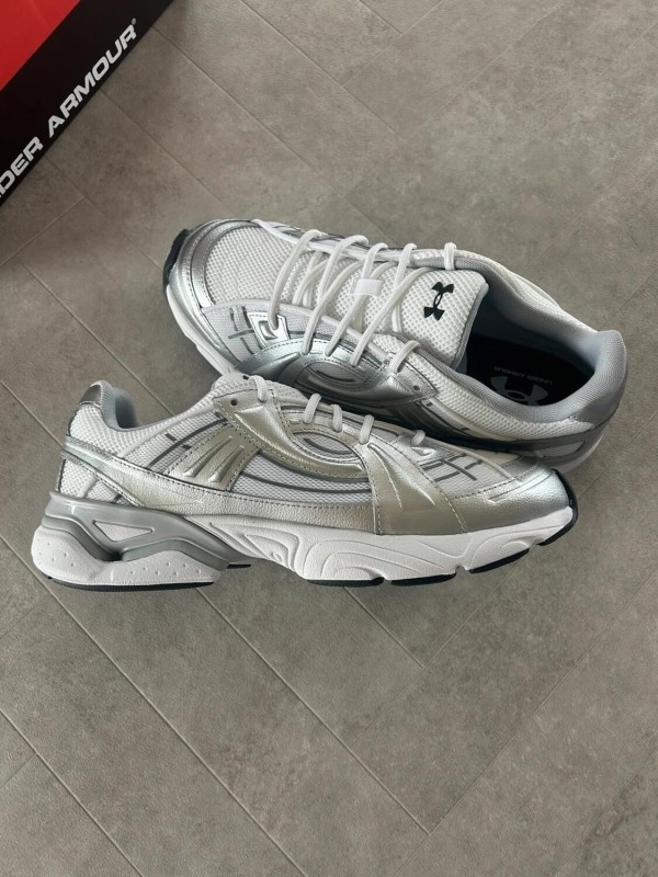 Under Armour sola white silver metallic 2