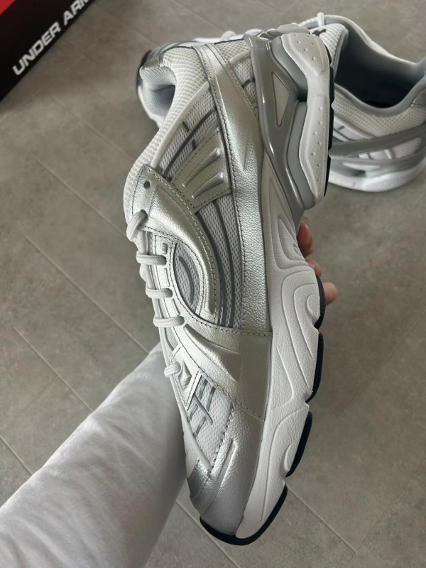 Under Armour sola white silver metallic 2