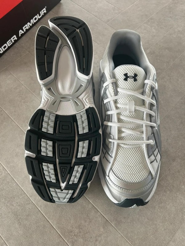 Under Armour sola white silver metallic 2