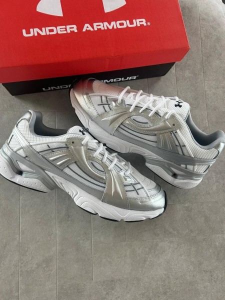 Under Armour sola white silver metallic