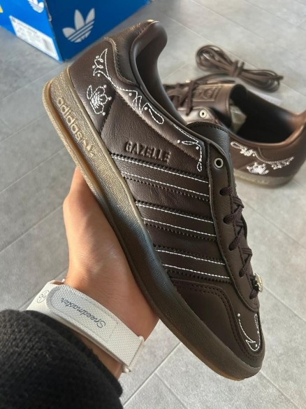 Adidas gazelle dark brown