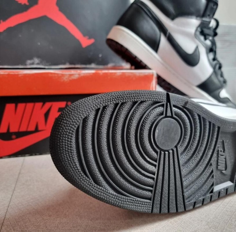 Jordan 1 "Black & White" 2014 2