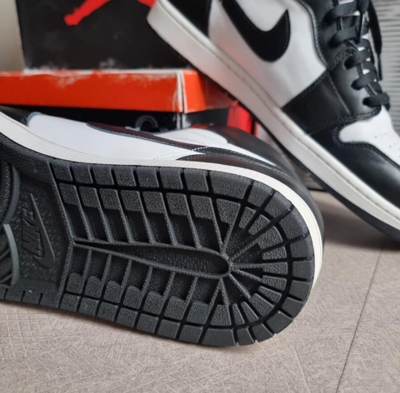 Jordan 1 "Black & White" 2014 2