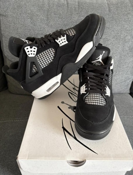 Jordan 4 White Thunder 44,5