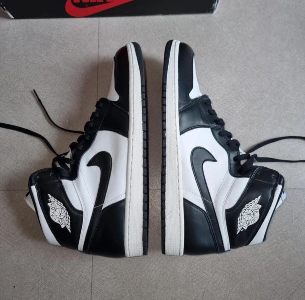 Jordan 1 "Black & White" 2014