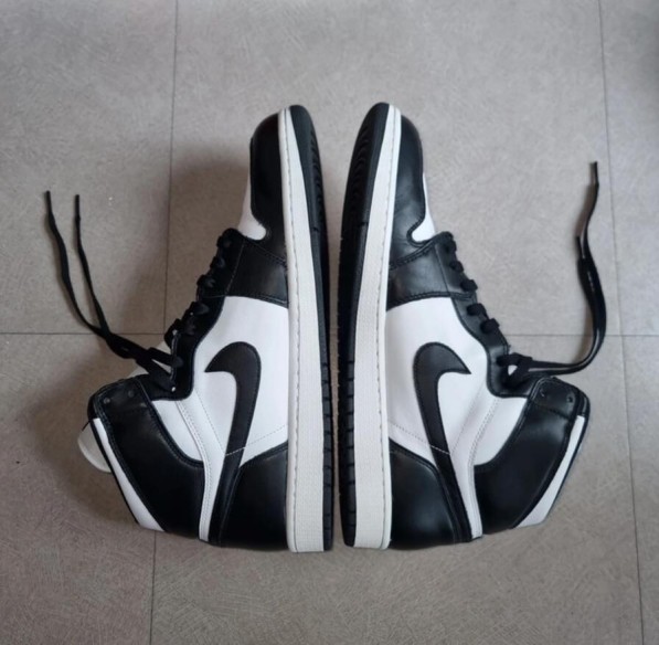 Jordan 1 "Black & White" 2014