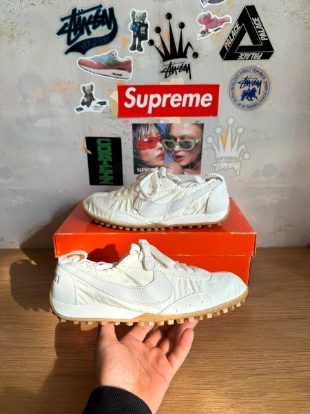 Nike moon shoe m Jacquemus white beige