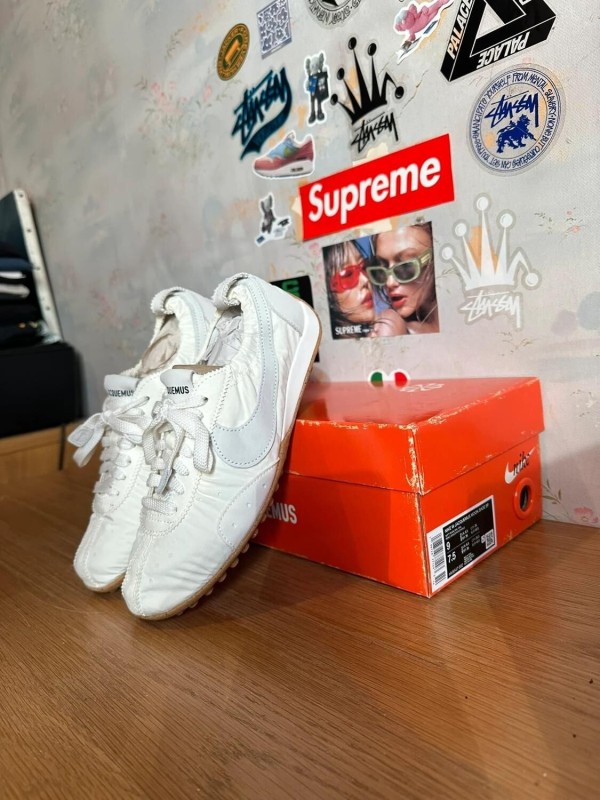Nike moon shoe Jacquemus White beige 2