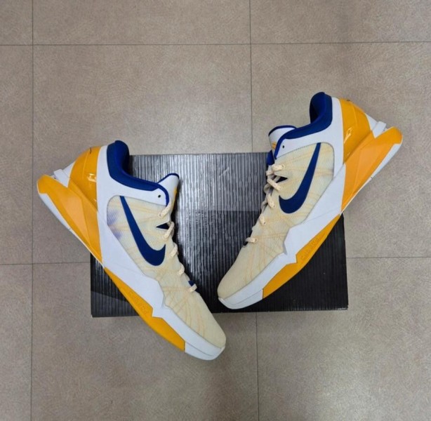 Kobe 7 "Lakers Home" 2012