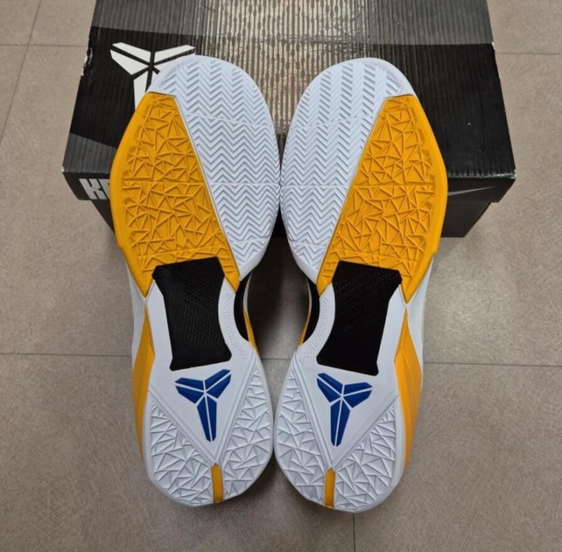 Kobe 7 "Lakers Home" 2012 2