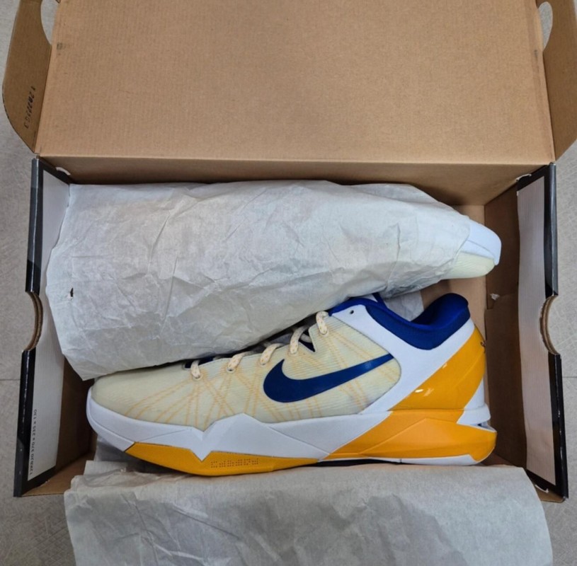 Kobe 7 "Lakers Home" 2012 2