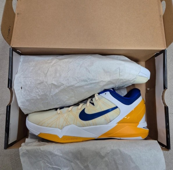 Kobe 7 "Lakers Home" 2012