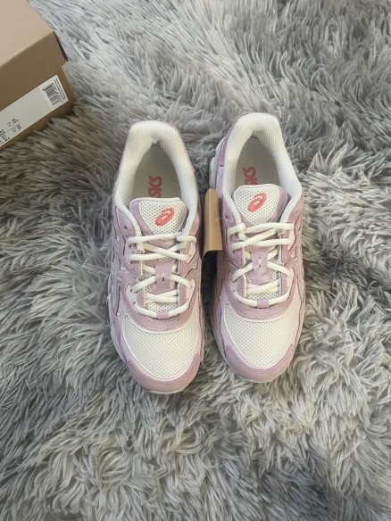 asics nyc rose wather