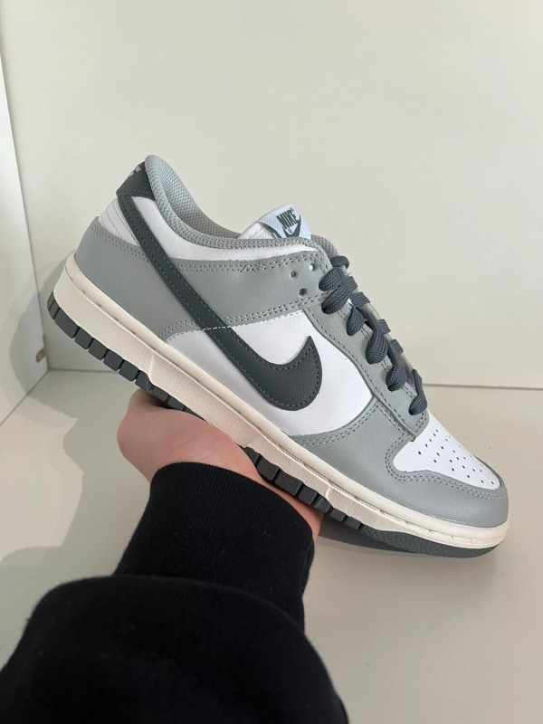 Nike dunk low light smoke grey