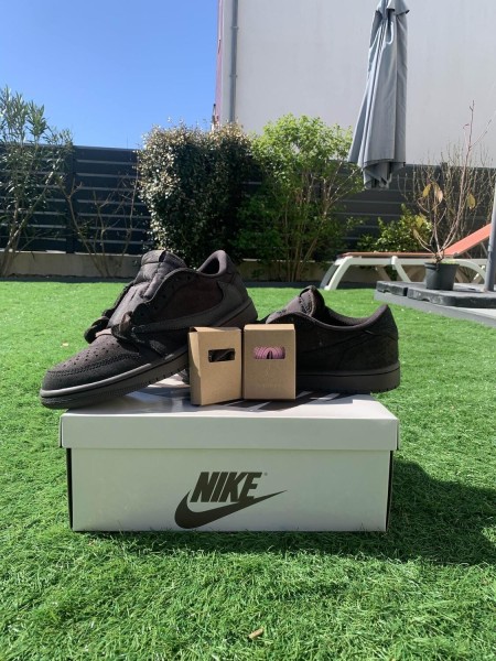 Air Jordan 1 low og sp velvet brown x Travis Scott