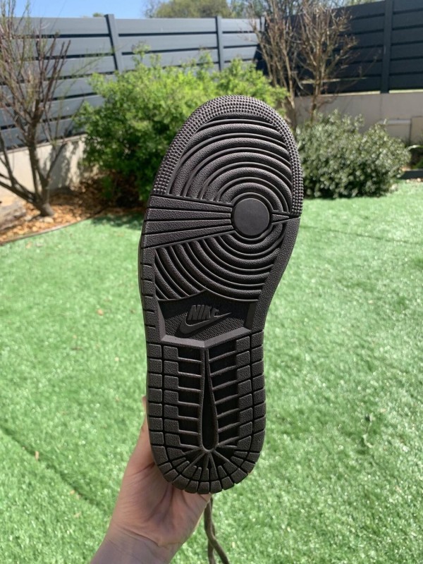 Air Jordan 1 low og sp velvet brown x Travis Scott 2