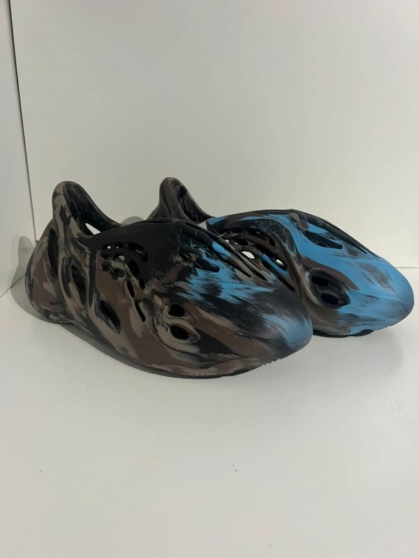 Yeezy foam runner MX cinder 2