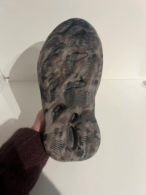 Yeezy foam runner MX cinder 2