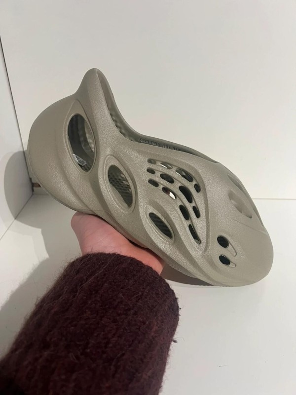 Yeezy foam runner stone salt