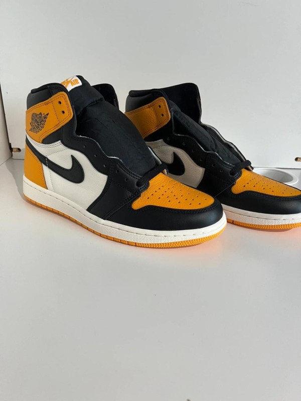 Nike air jordan 1 high taxi (Yellow Toe) 2
