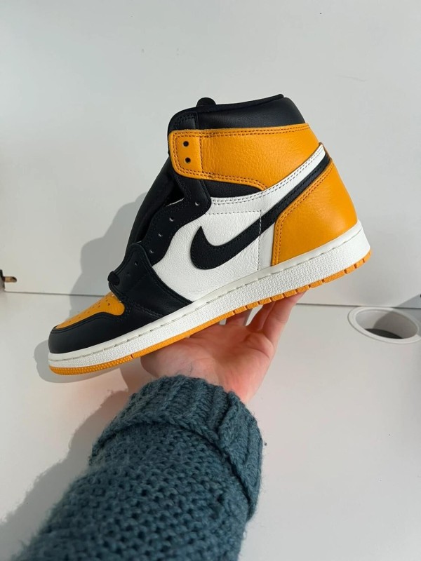 Nike air jordan 1 high taxi (Yellow Toe) 2