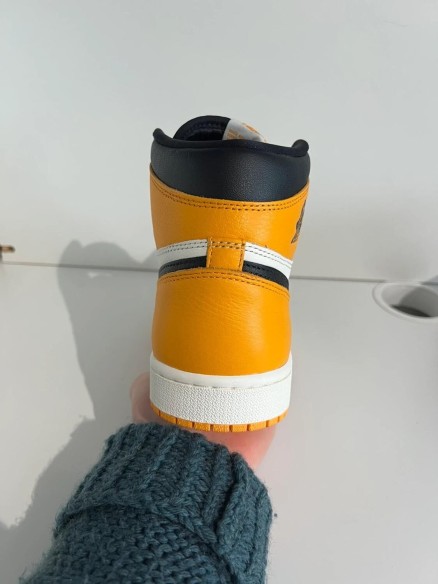 Nike air jordan 1 high taxi (Yellow Toe)