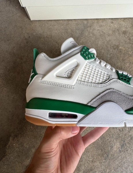 Jordan 4 SB pine green