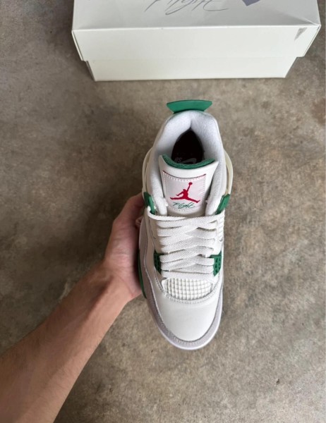Jordan 4 SB pine green