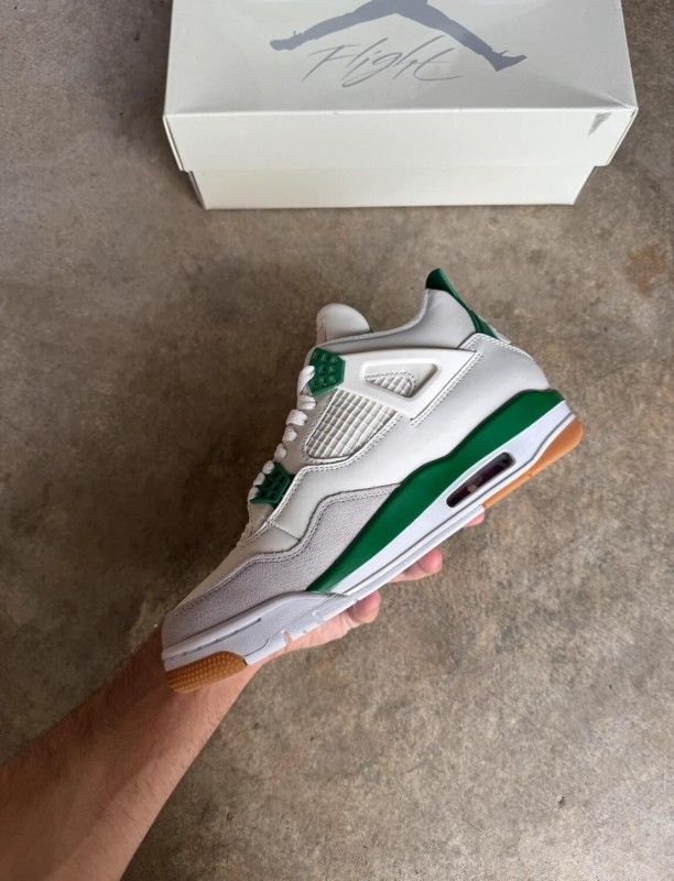 Jordan 4 SB pine green 2