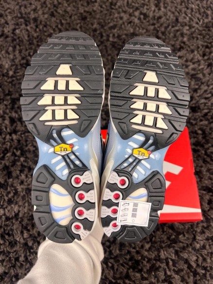 Nike air max plus TN bleu clair ghost Aluminum taille 36,5