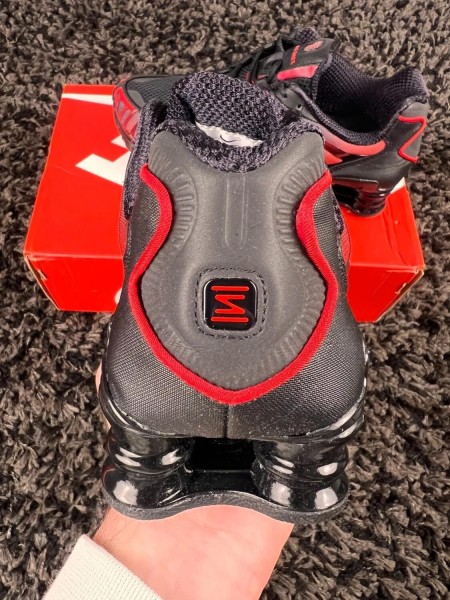 Nike shox rouge noir black sunrise taille 38