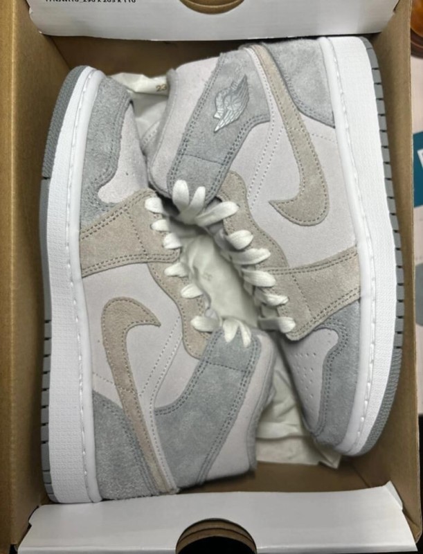 Jordan 1 Mid Particle Grey 2