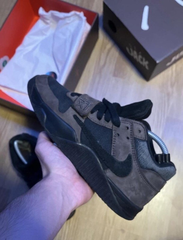 Nike Travis jumpman dark mocha 2