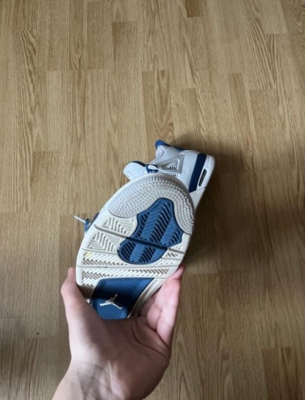 Nike air jordan 4 military blue
