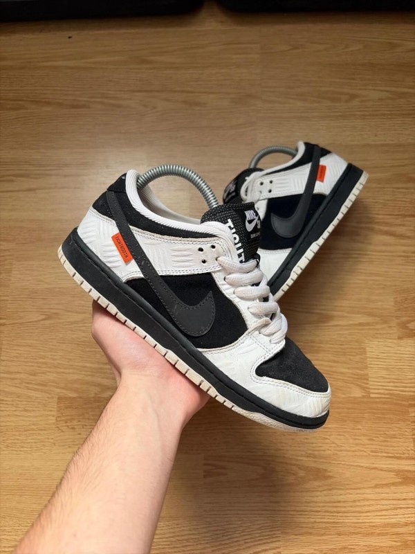Nike dunk sb tightbooth