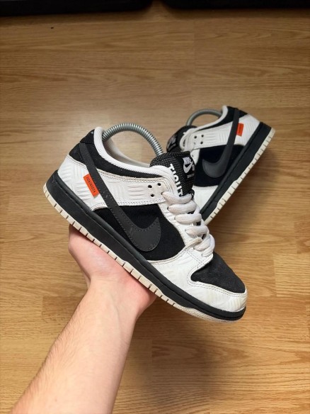 Nike dunk sb tightbooth