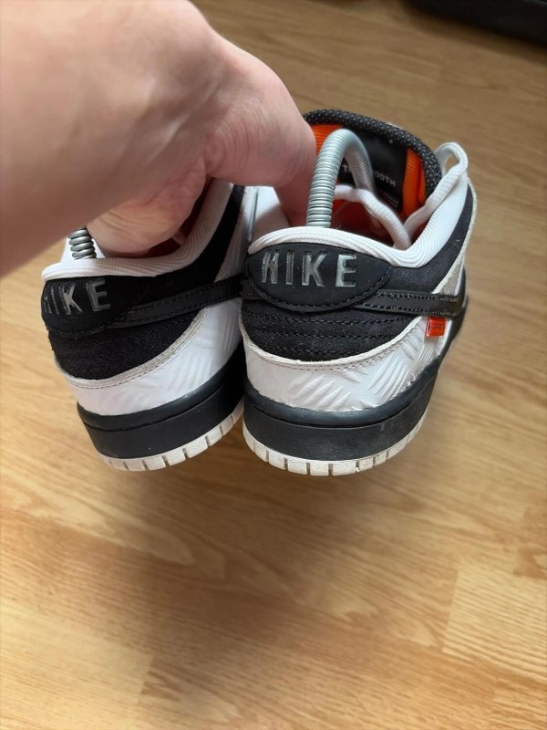 Nike dunk sb tightbooth 2