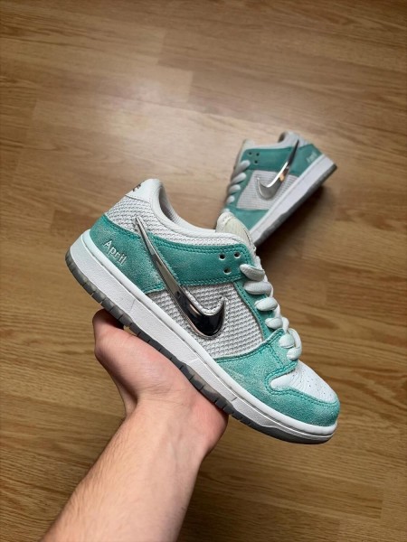 Nike sb april skateboard