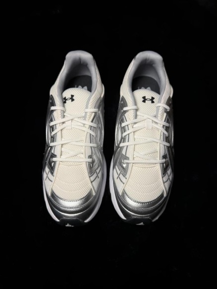 Under armour UA sola metallic white silver - taille 47